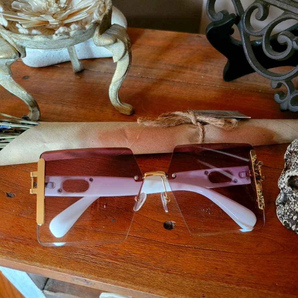Stylish Gold and Pink Women's Sunglasses